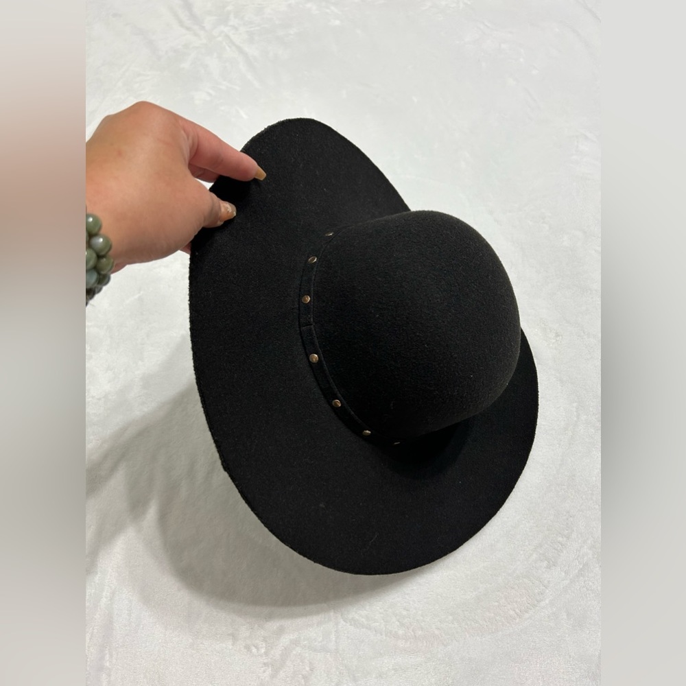 Black hat - Picture 2 of 4